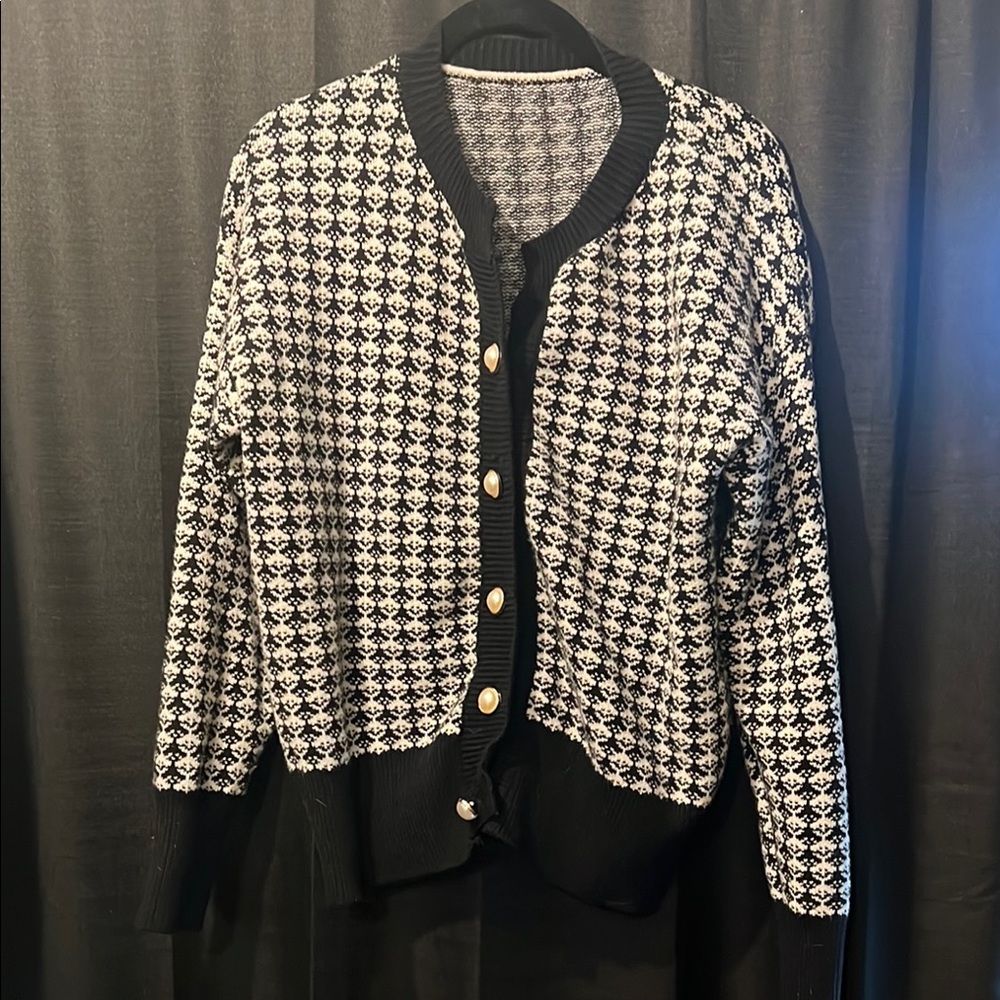 Black and White Patterned Women's Sweater